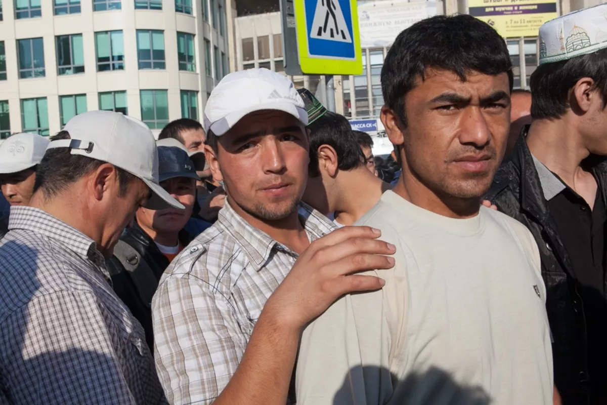 Expert: Central Asian Migrants Choosing Europe for Work
