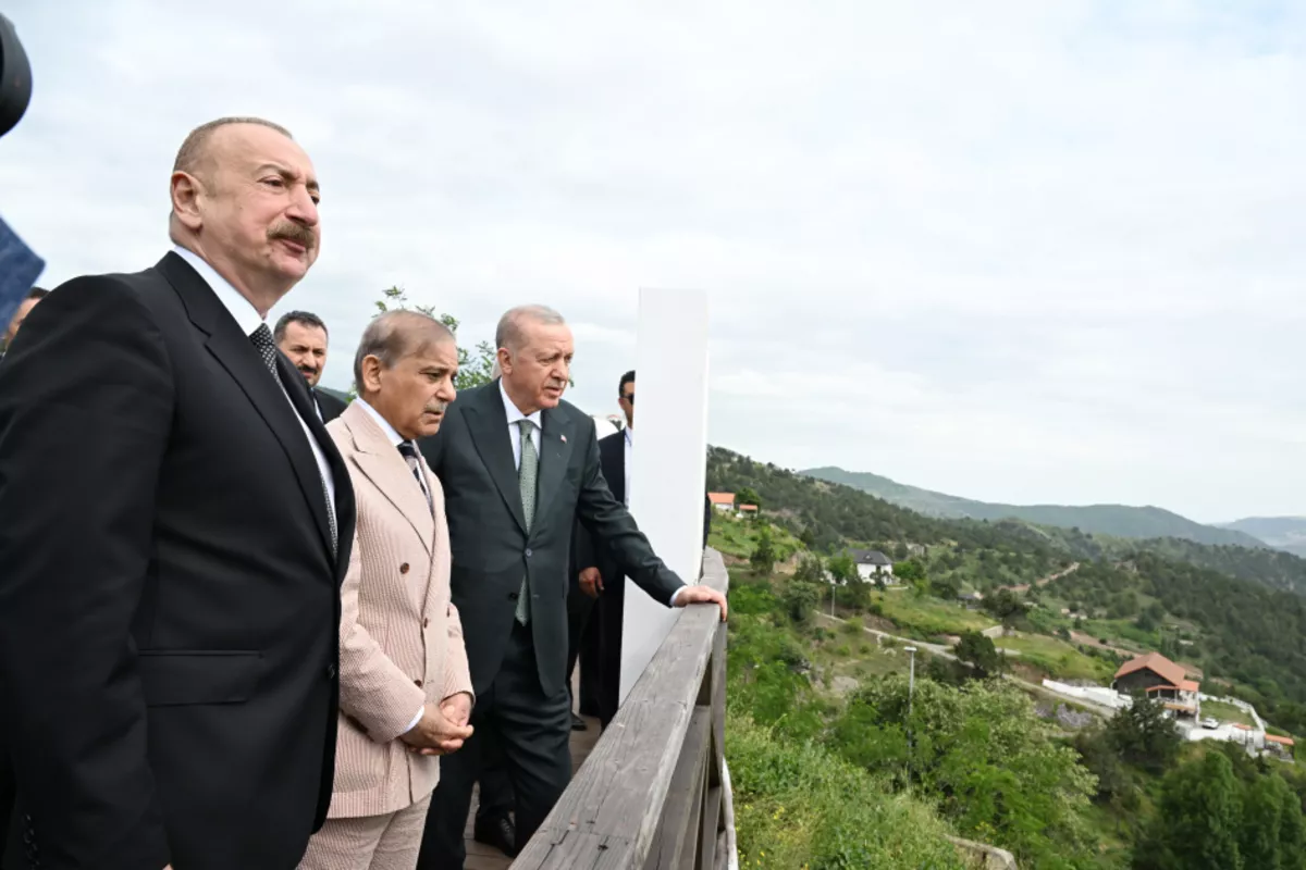 Azerbaijani, Turkish, Pakistani Leaders Visit Promenade in Lachin City