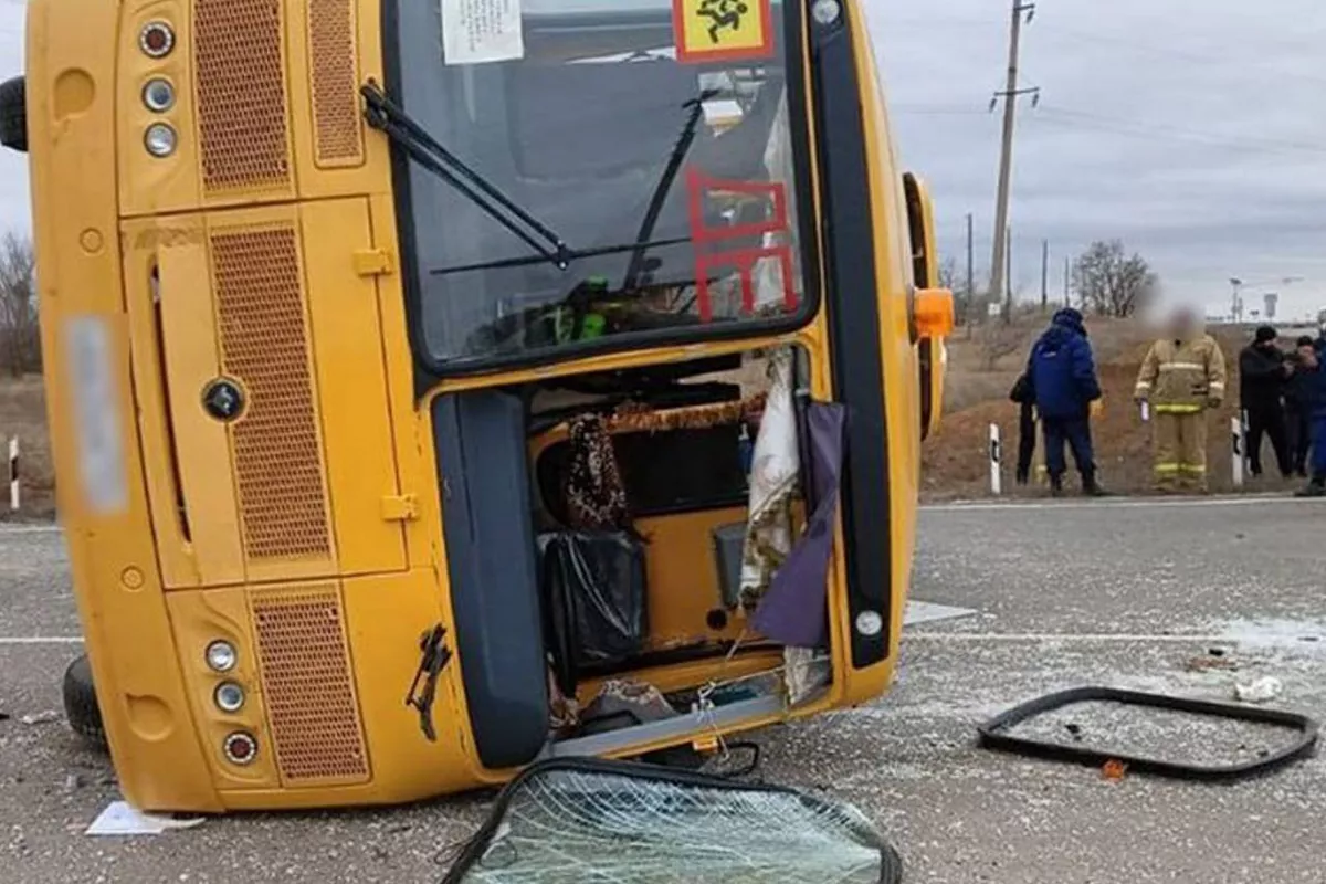 School Bus Collides with Car in Russia, One Dead