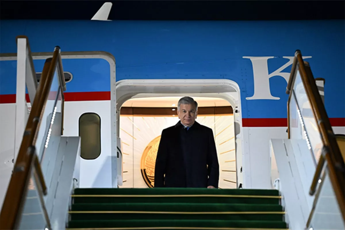 Uzbek President Arrives in Azerbaijan Ahead of Global Urban Forum