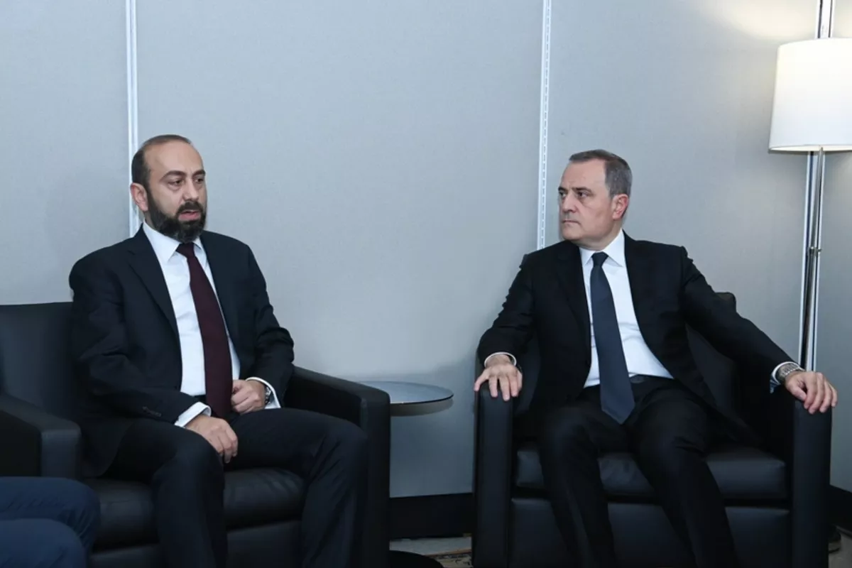 Azerbaijani and Armenian Foreign Ministers Agree to Maintain Dialogue