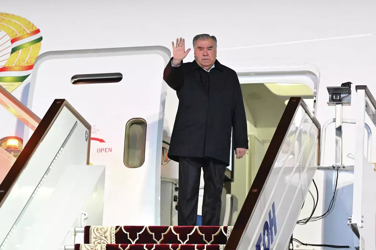 Tajik President Travels to Peace Forum in Turkmenistan