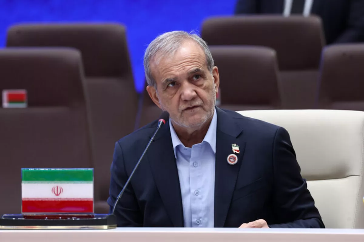Iran's Pezeshkian Urges Wider Use of National Currencies within BRICS