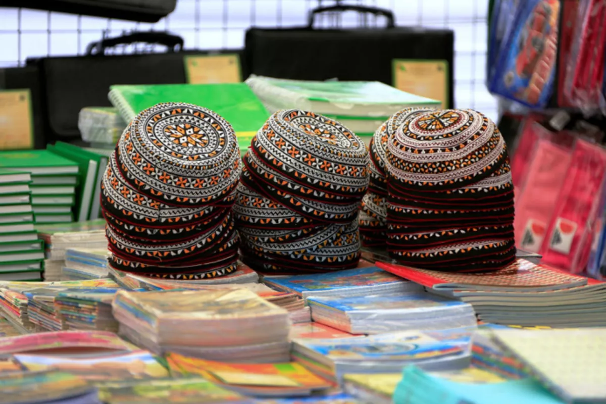 Pupils, Families Prepare for September 1 as School Fairs Open Across Turkmenistan