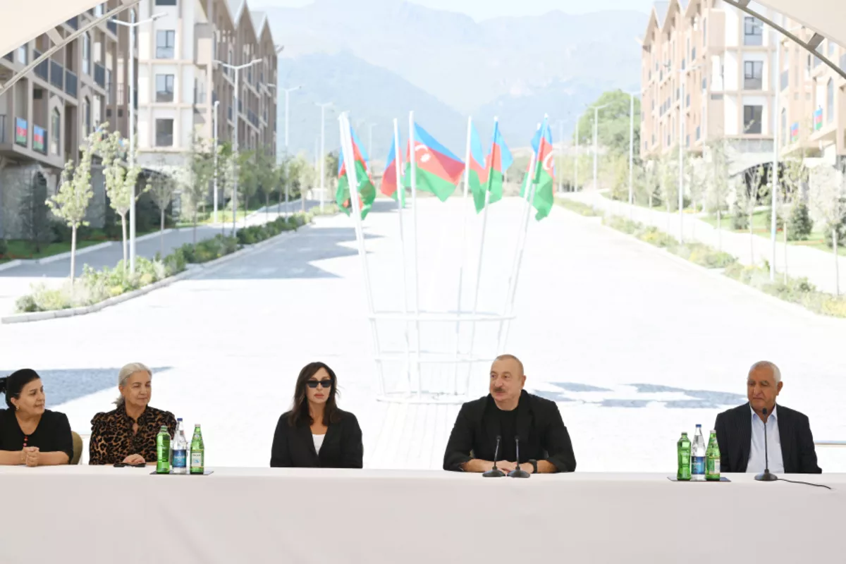 President Ilham Aliyev Meets with Kalbajar Residents, Presents Apartment Keys