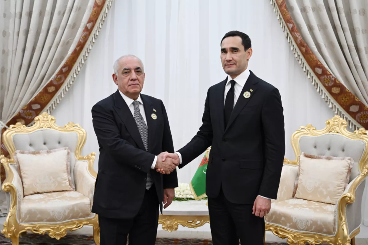Azerbaijani Prime Minister Holds Talks with Turkmenistan President