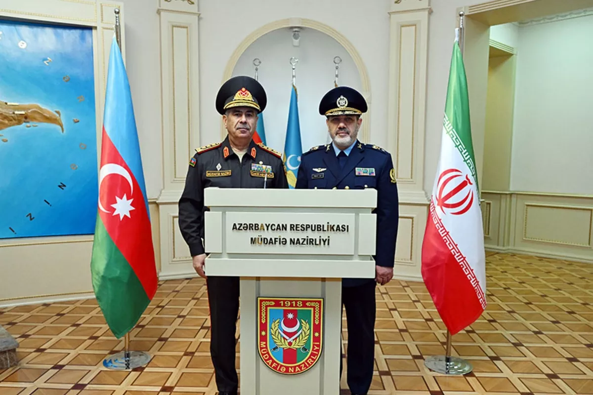 Azerbaijani and Iranian Defense Ministers Hold Talks in Baku