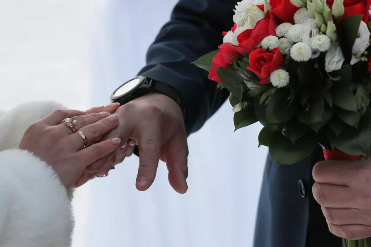 Russia Tightens Citizenship Rules, Targets Sham Marriages
