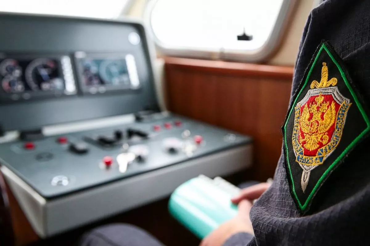 Russia Authorizes Border Inspection of Phones, Laptops