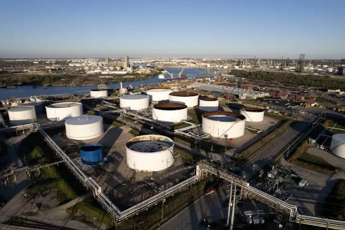 Why Are Oil Companies Posting Record Profits Amid Iran War Disruption?
