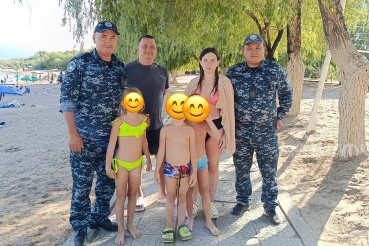 Police rescue tourists from Kazakhstan who were carried away by boat on Lake Issyk-Kul