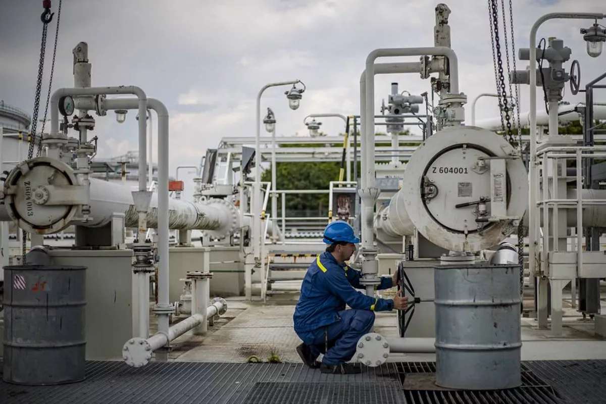 Russia’s Oil & Gas Budget Revenues Fall in 2025