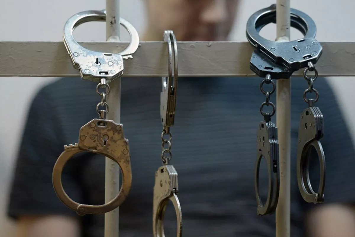 Azerbaijan Brings Back 5 Wanted Suspects from Russia