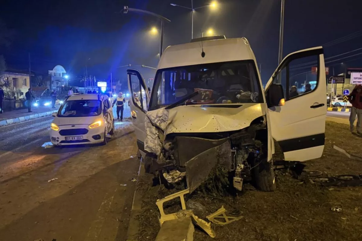 Wedding Guests Among 21 Injured in Türkiye's Road Crash