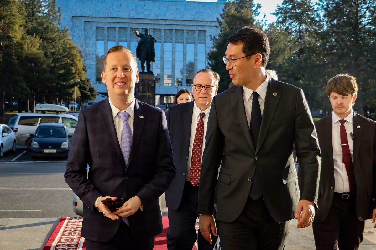 At Bishkek Business Forum, US Tries to Build Links as Visa Barriers Rise