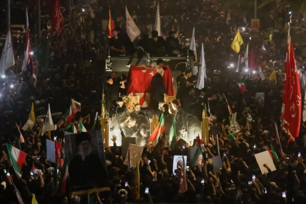 Huge Crowds Force Delay of Ayatollah Khamenei's Burial in Iran
