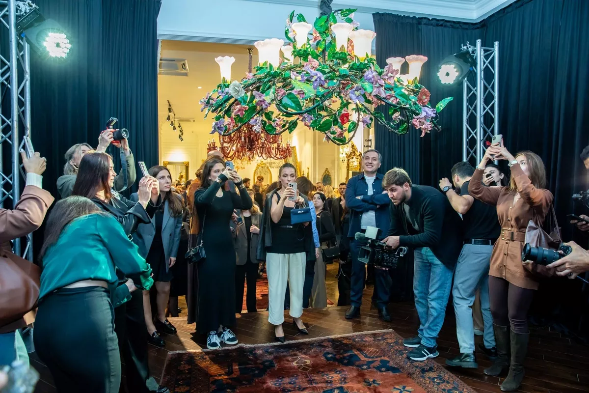 'Kharibulbul' Chandelier Unveiled in Baku