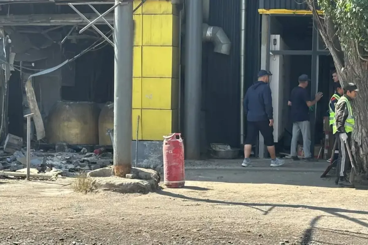 Gas Cylinder Explosion at Kazakhstan's Market Injures Four, Including Two Uzbek Nationals - VIDEO