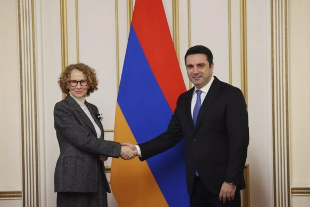 Sekerinska, Simonyan Discuss Peace Between Baku and Yerevan