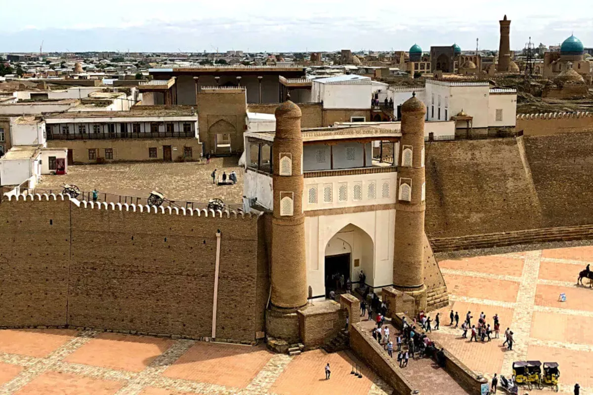 Azerbaijani and Uzbek Leaders Tour Historic Ark Fortress