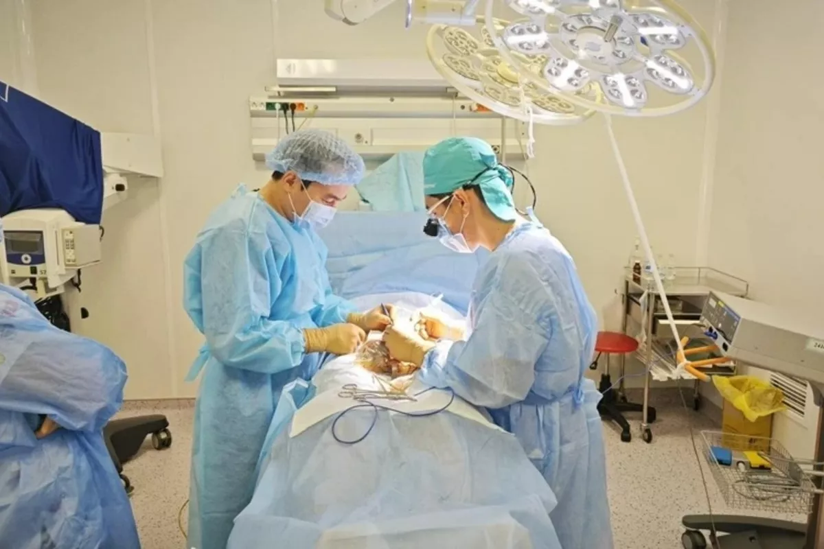 Kazakh Doctors Remove Six Tumors During Complex Cesarean Surgery