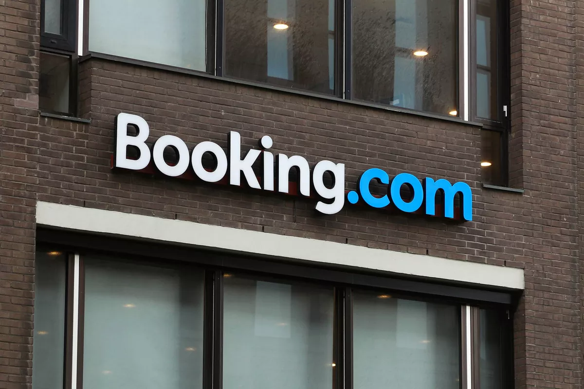 Russia Fines Booking 6 Million Rubles Over Alleged LGBT Propaganda
