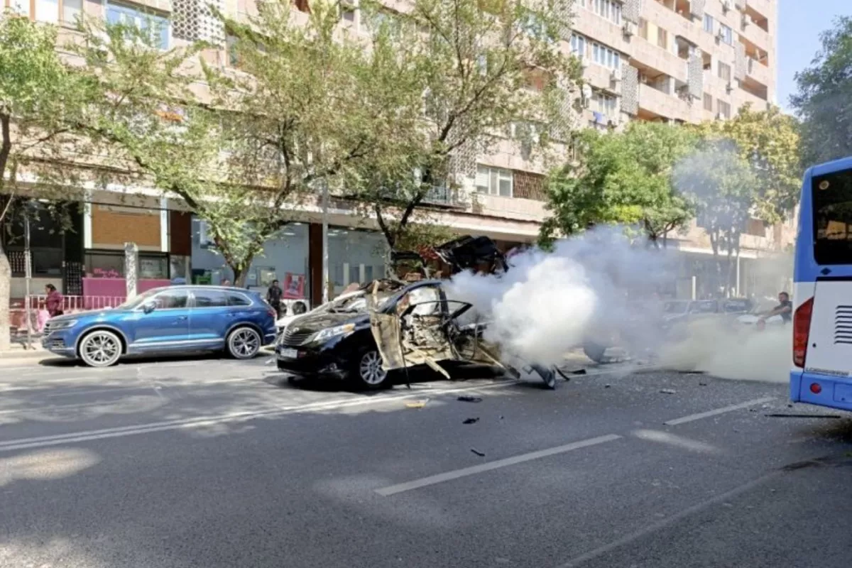 Car Explodes in Yerevan, Leaving Two Injured - VIDEO