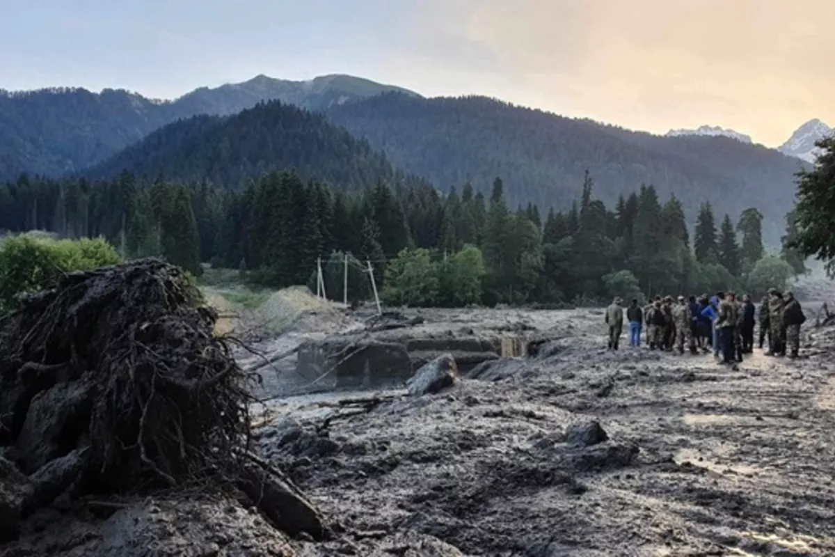Landslide Traps Over 70 People in Kyrgyzstan's Karakol Gorge - VIDEO