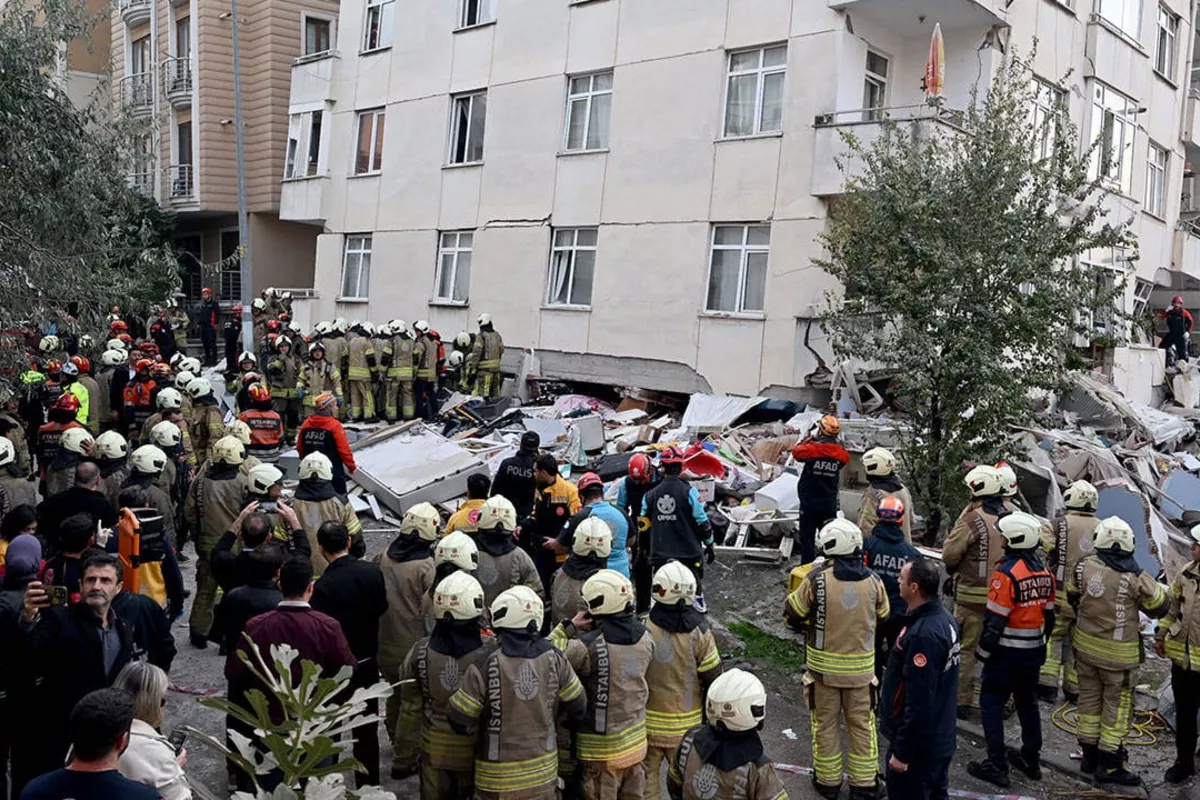 Building Collapse Leaves Three Floors in Ruins in Türkiye's Istanbul