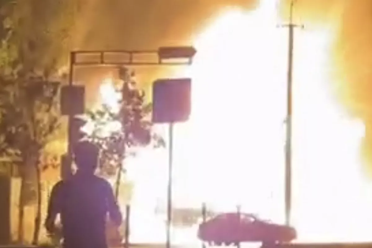 Nighttime Blaze in Uzbekistan Leaves Two Dead, Three Injured - VIDEO