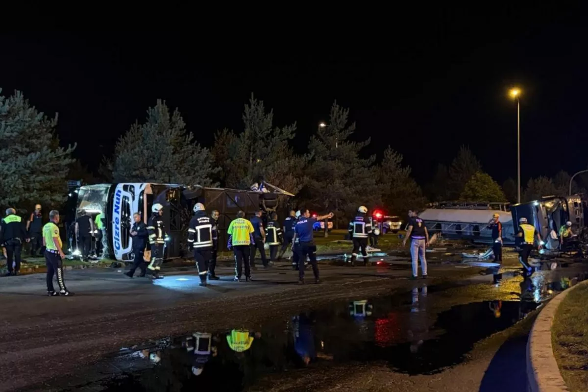 Passenger Bus Crash Leaves 35 Injured in Türkiye