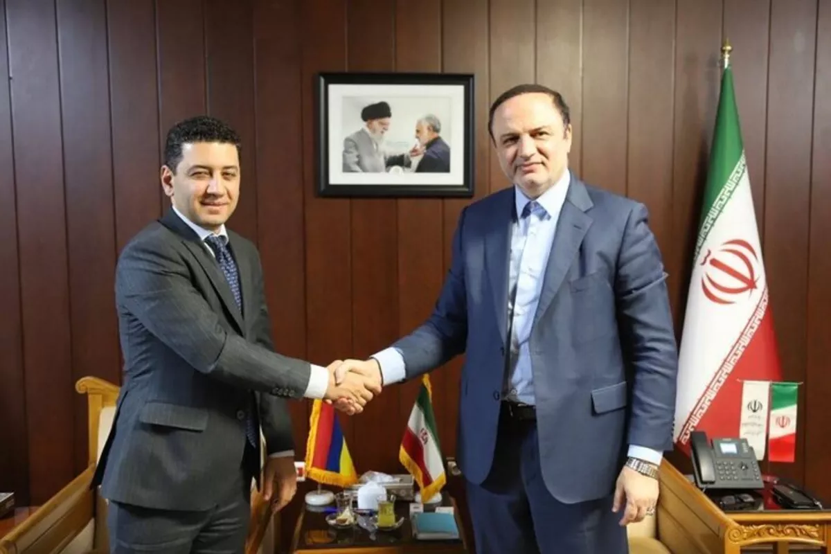 Tehran, Yerevan Discuss Boosting Economic and Trade Ties