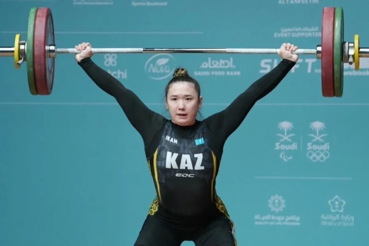 Kazakh Weightlifter Wins Gold at Asian Junior Championships