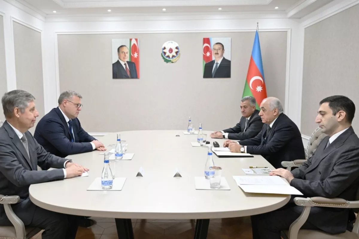 Azerbaijan PM Holds Talks with Astrakhan Governor on Cooperation