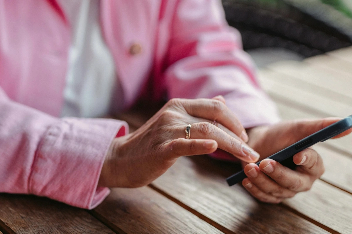 Unemployed Kazakhstanis to Receive SMS with Job Offers