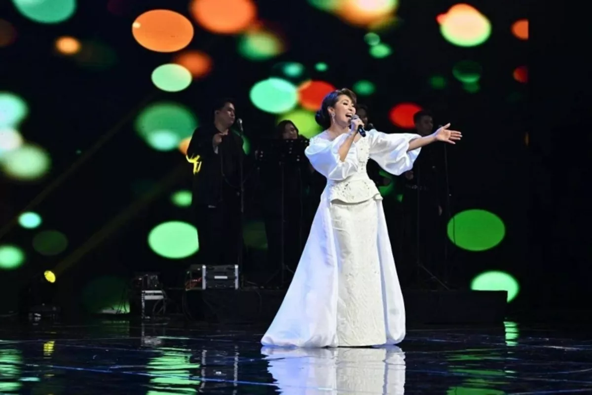 Famous Kazakh Pop and Opera Singer Shines in “In Love with Life” Jubilee Concert in Astana