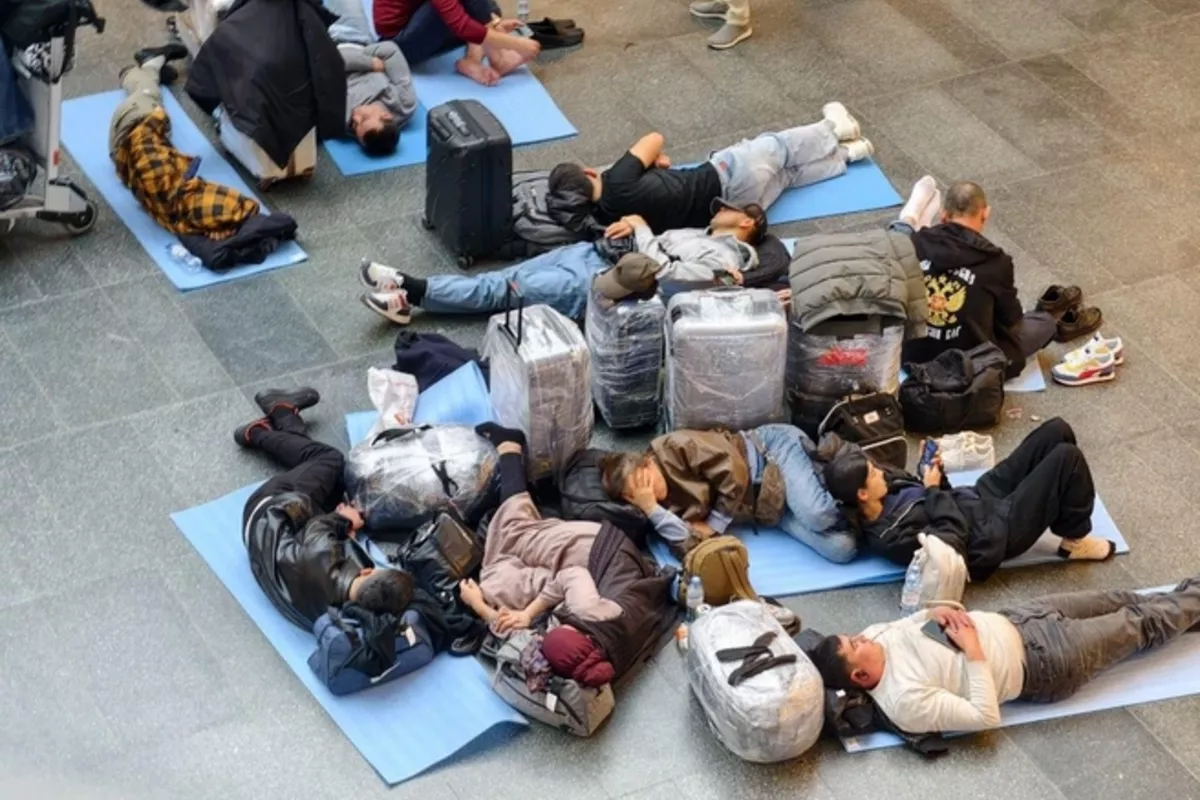 Moscow Airport Chaos: Passengers Sleep on Floors Amid Flight Delays