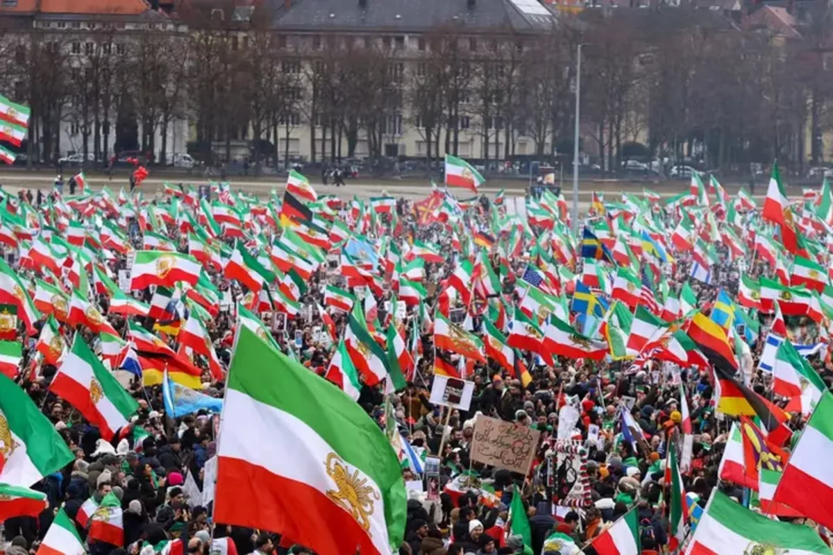 Exiled Prince Unveils Democratic Transition Plan for Iran