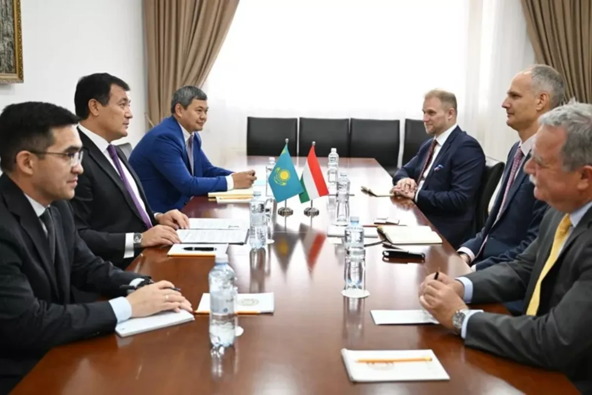 Kazakhstan, Hungary Discuss Collaboration in AI, Innovation, and Education