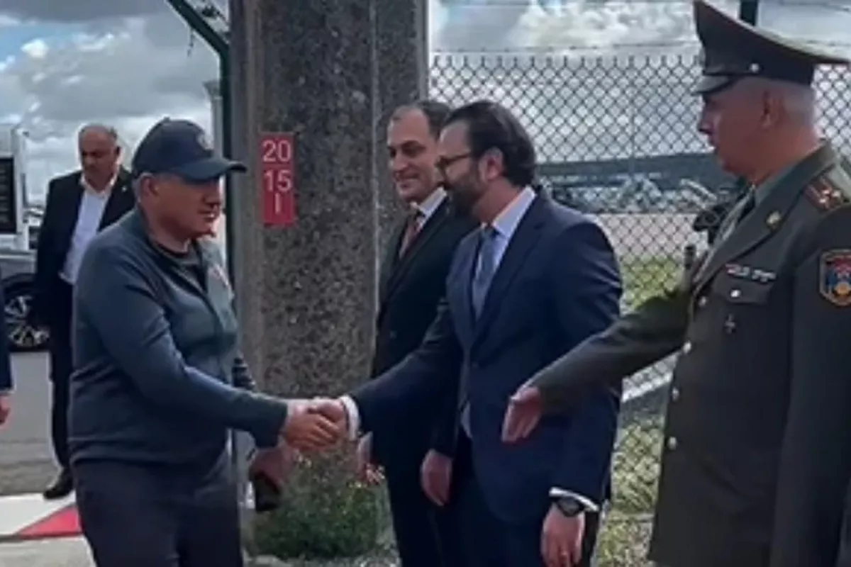 Armenian PM Arrives in France for International Space Summit - VIDEO