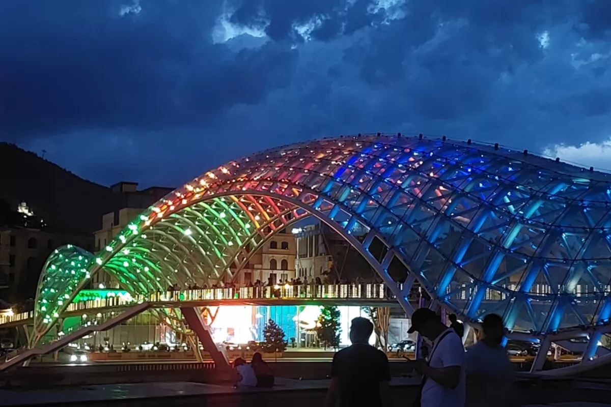 Georgia’s Iconic Peace Bridge Lights Up in Azerbaijan’s National Colors