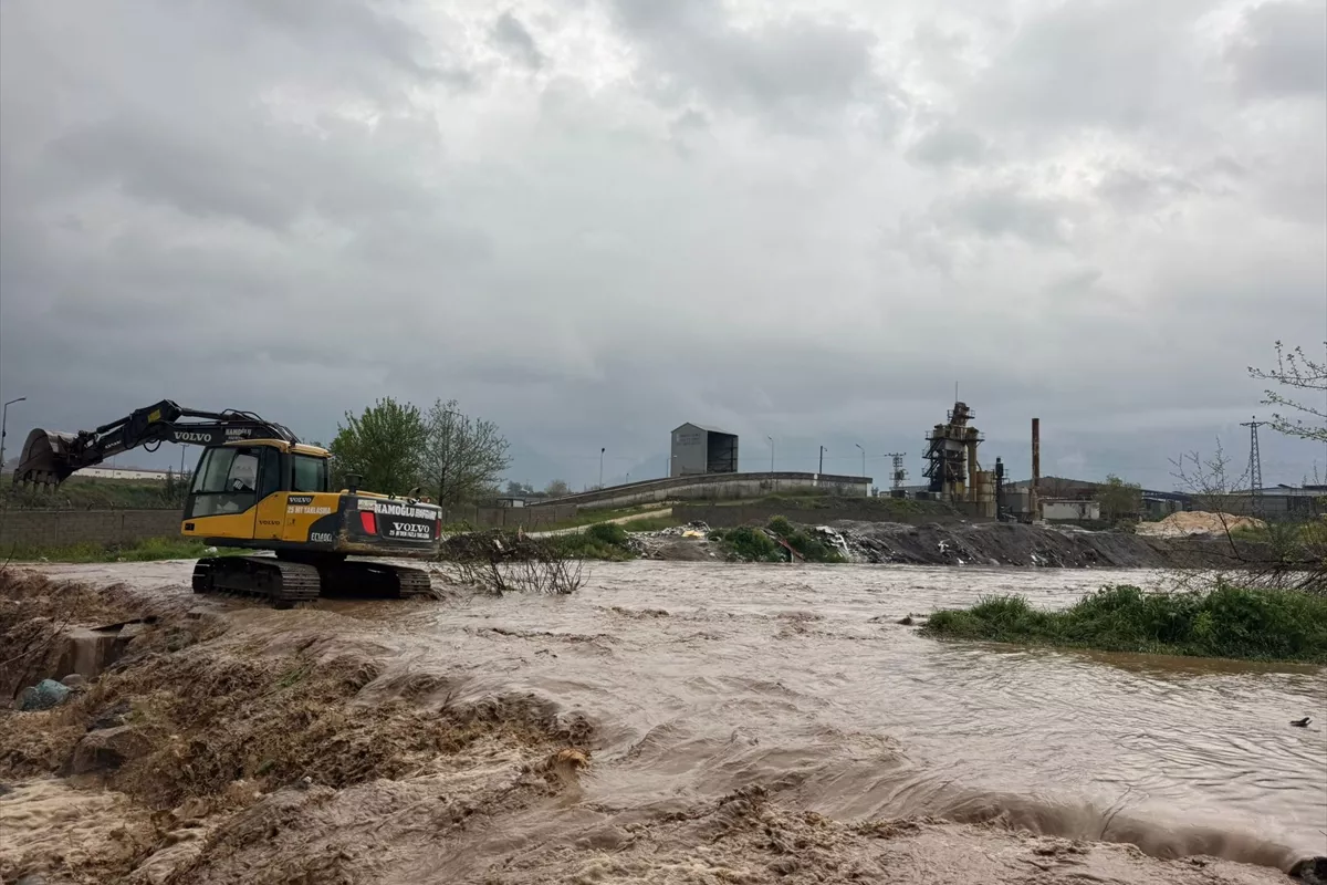Heavy Rain Triggers Deadly Floods Across Türkiye