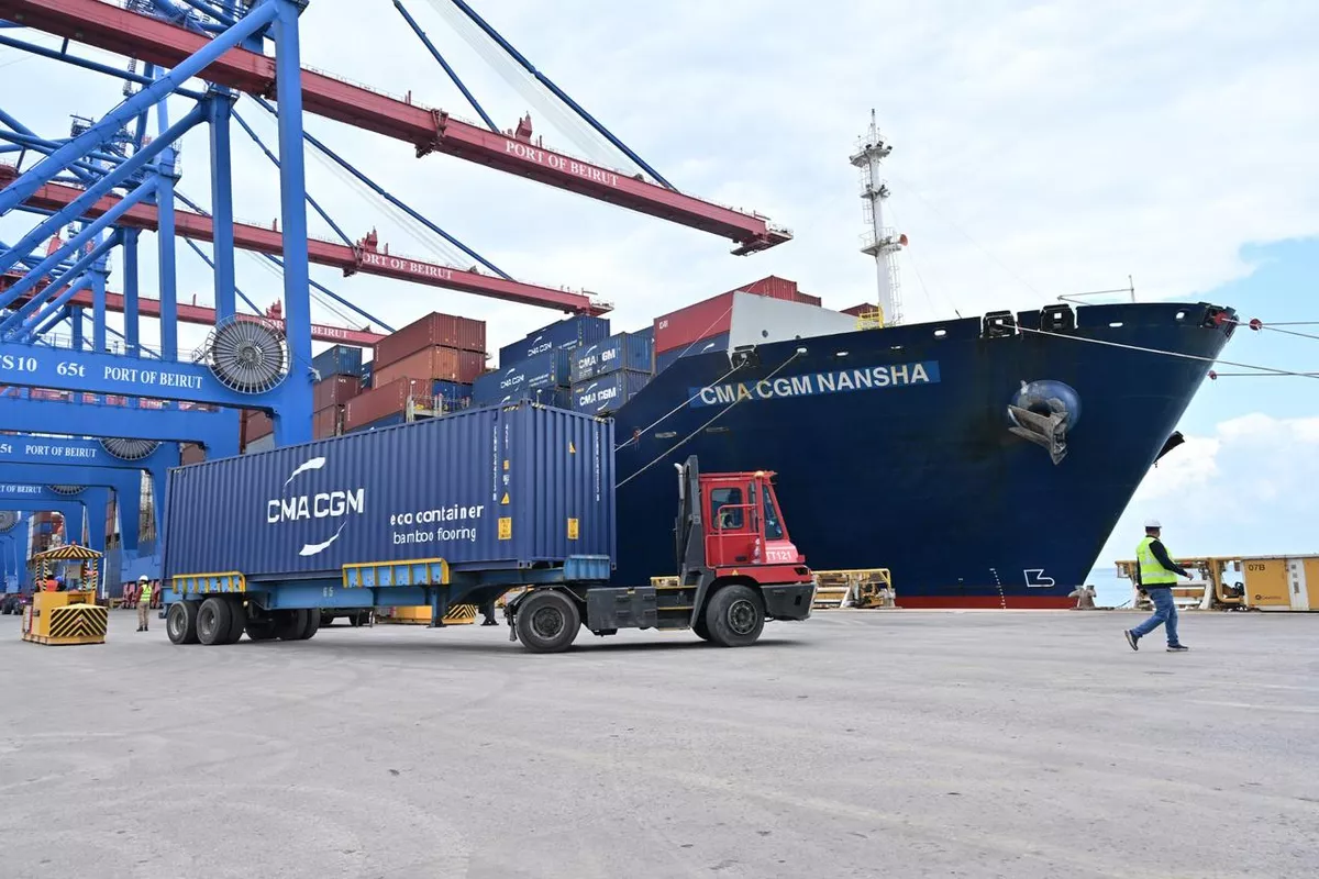 Türkiye Sends 360 Tons of Aid to Displaced People in Lebanon