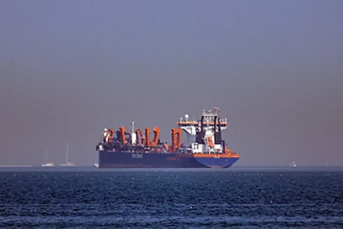 Unknown Projectile Strikes Ship in Strategic Gulf Shipping Lane