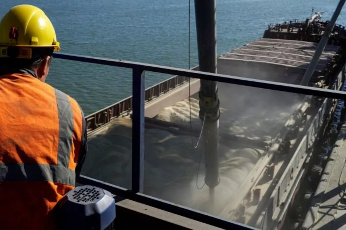 Ukraine Claims Destruction of Five Russian Ships in Drone Operation - VIDEO