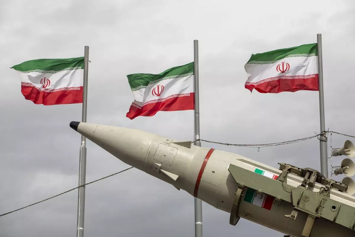 Iran Threatens Region's Infrastructure as US Intensifies Strikes