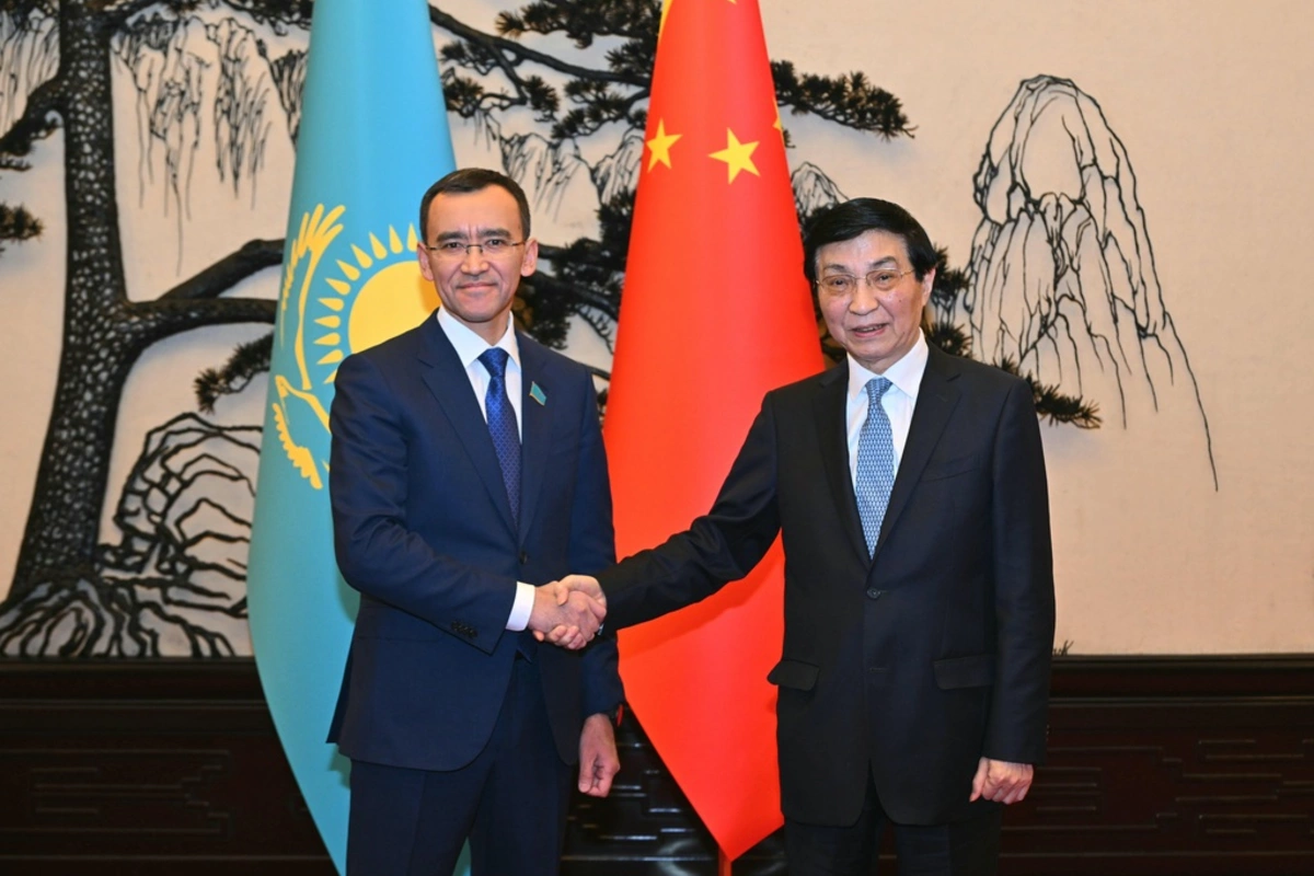 Kazakhstan and China Enhance Collaboration on Middle Corridor Development