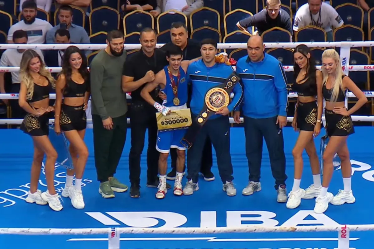 Azerbaijani Teen Boxer Becomes World Champion