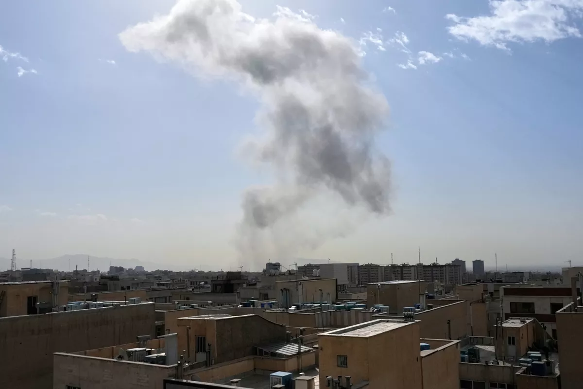 Two Killed in US-Israeli Strikes on Iran's Sanandaj - VIDEO