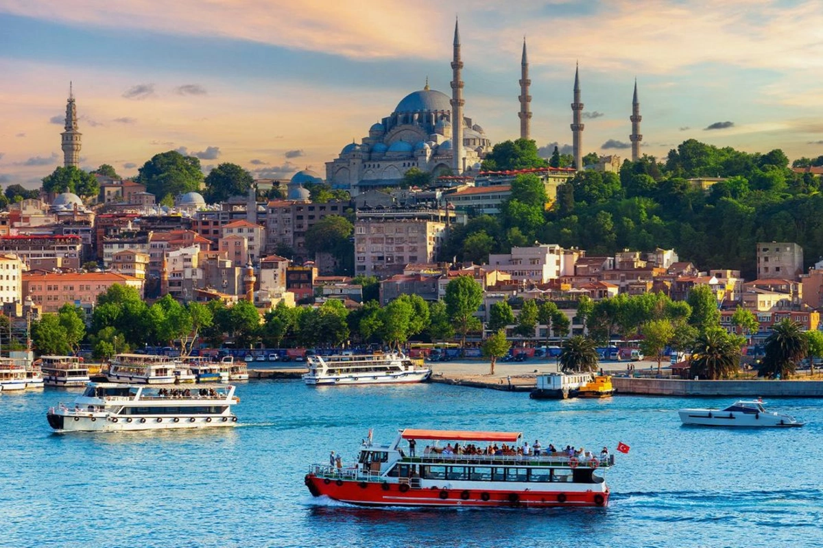 Türkiye Welcomes 52.6 Million International Tourists in 2024, Setting New Income Record